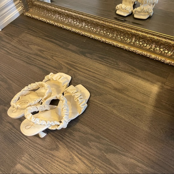 Sam Edelman cream heels - Picture 2 of 3